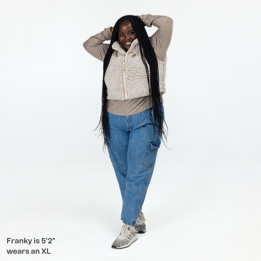 Comfort Lush Cropped Fleece Vest / Color-Natural