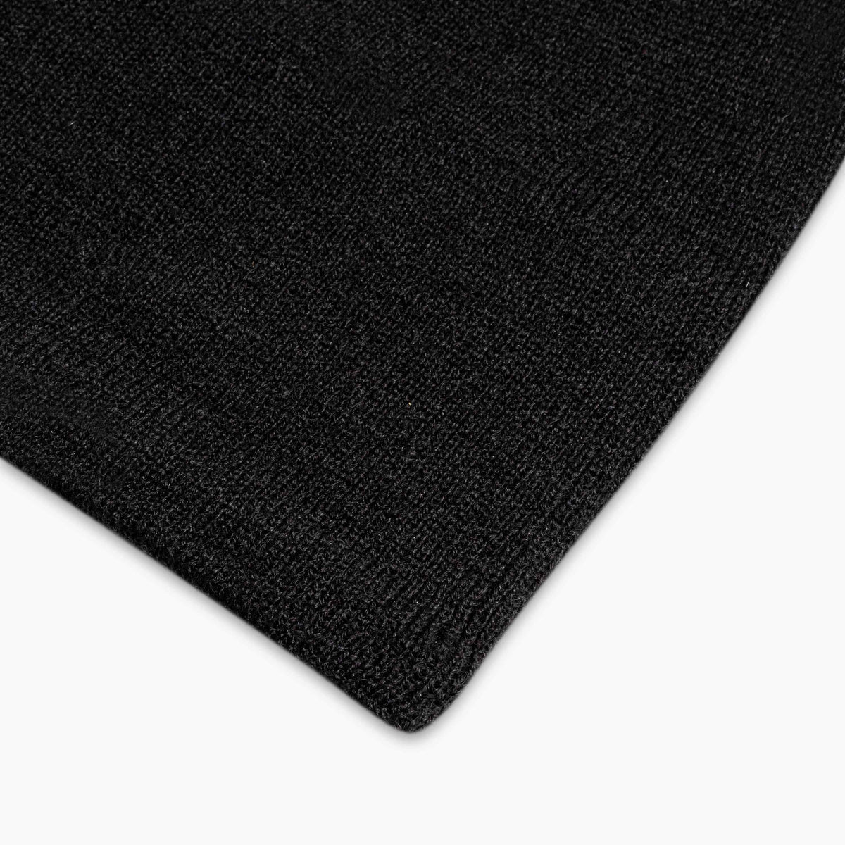 Solid Knit Beanie / Color-Black