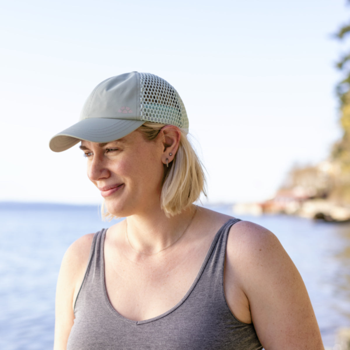 Trekker Trucker Hat / Color-Sea Glass