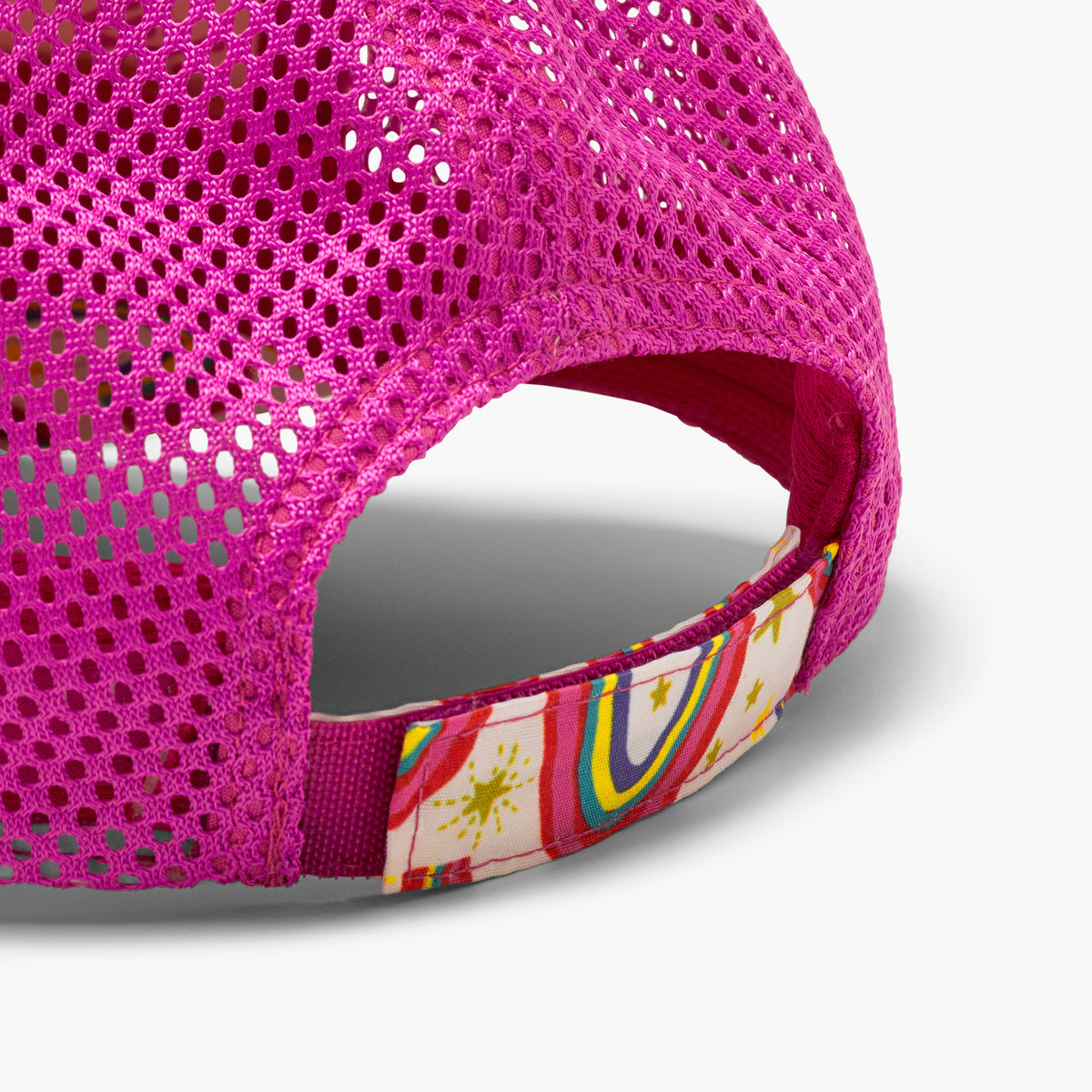 Kids Quest Trucker Hat / Color-Hot Pink