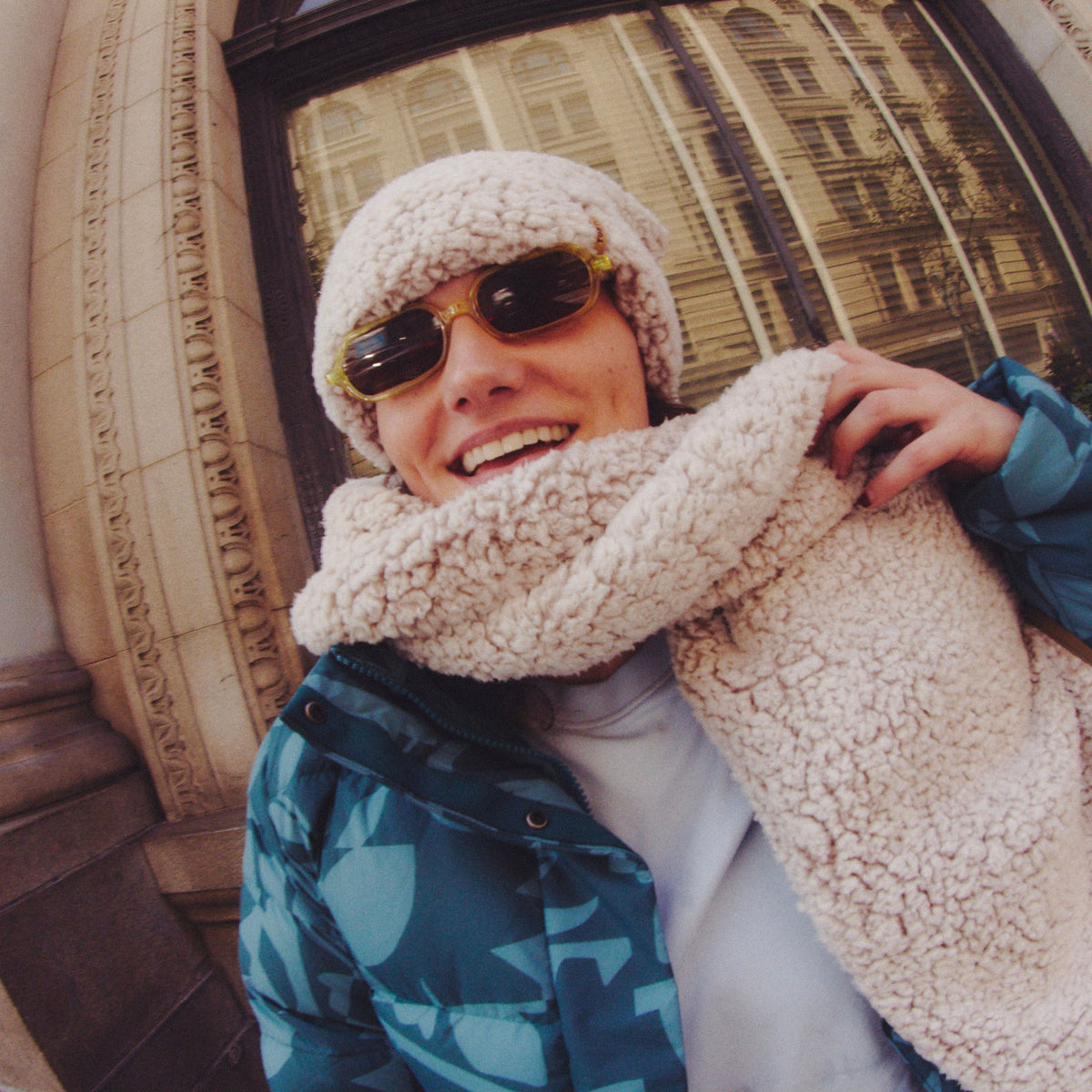 Comfort Lush Snowdrift Scarf / Color-Black