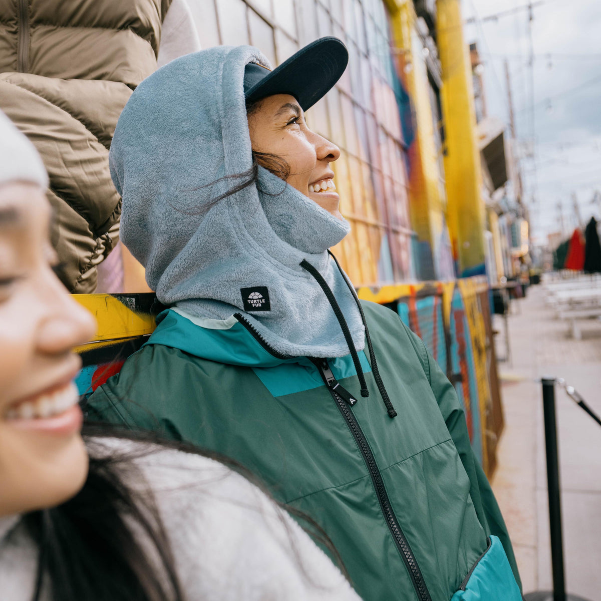 Comfort Plush Ollie Overhood / Color-Carbon