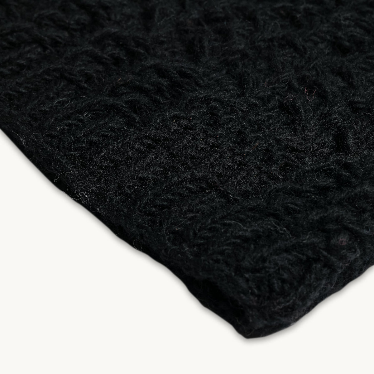 Mika Beanie / Color-Black