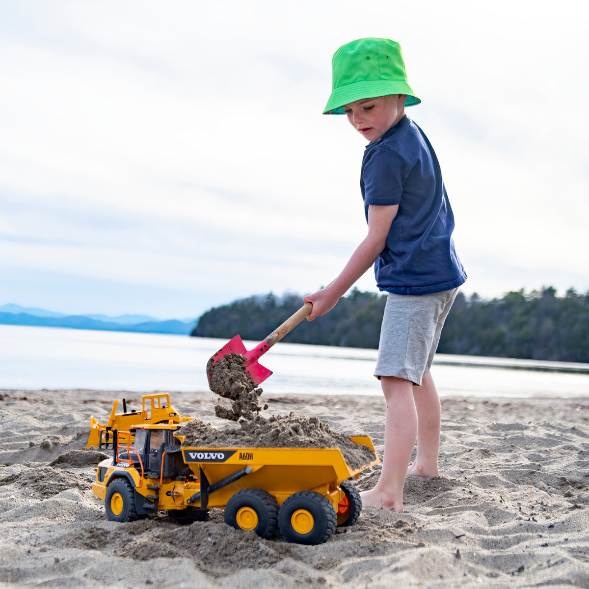 Kids Wild Thing Bucket Hat / Color-School of Fish Bait