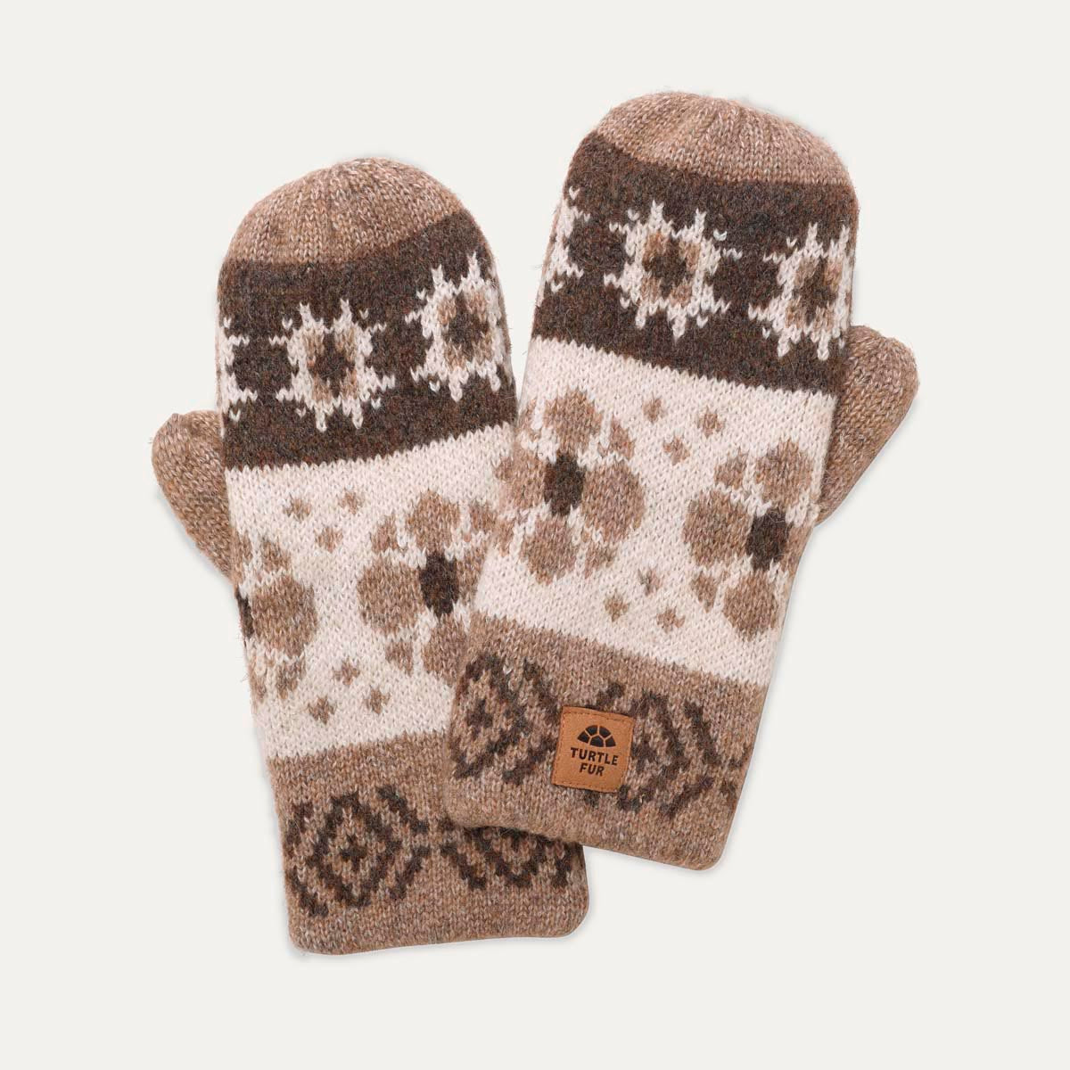 Camilla Mittens / Color-Natural