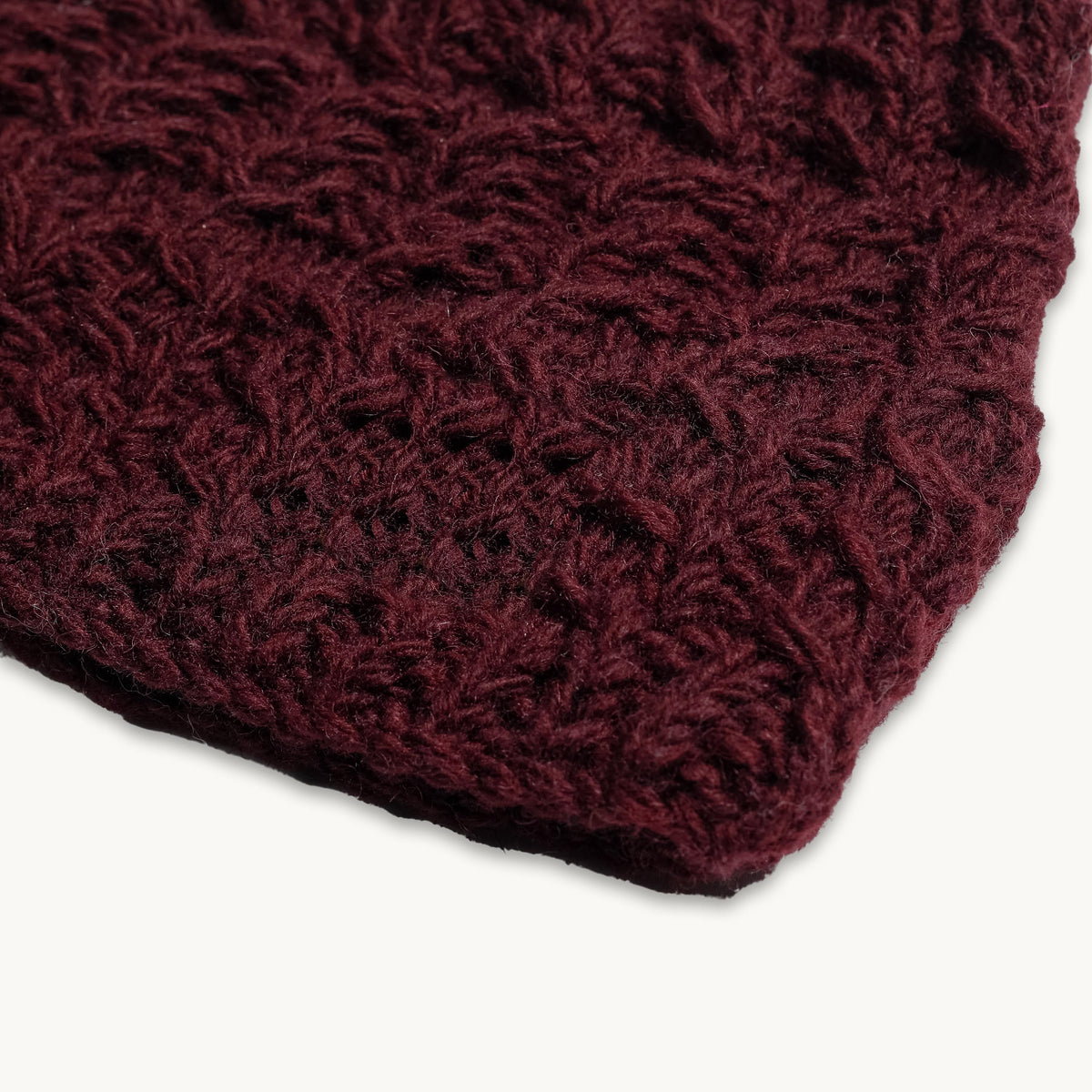 Mika Beanie / Color-Bordeaux